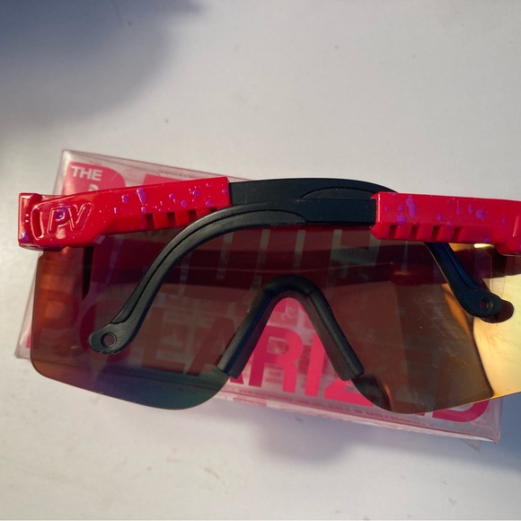 Pit Viper Sunglasses. Hot pink. Polarized lenses. - Picture 3 of 7